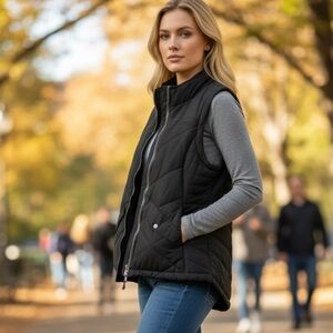 Magellan Outdoors Black Quilted Vest